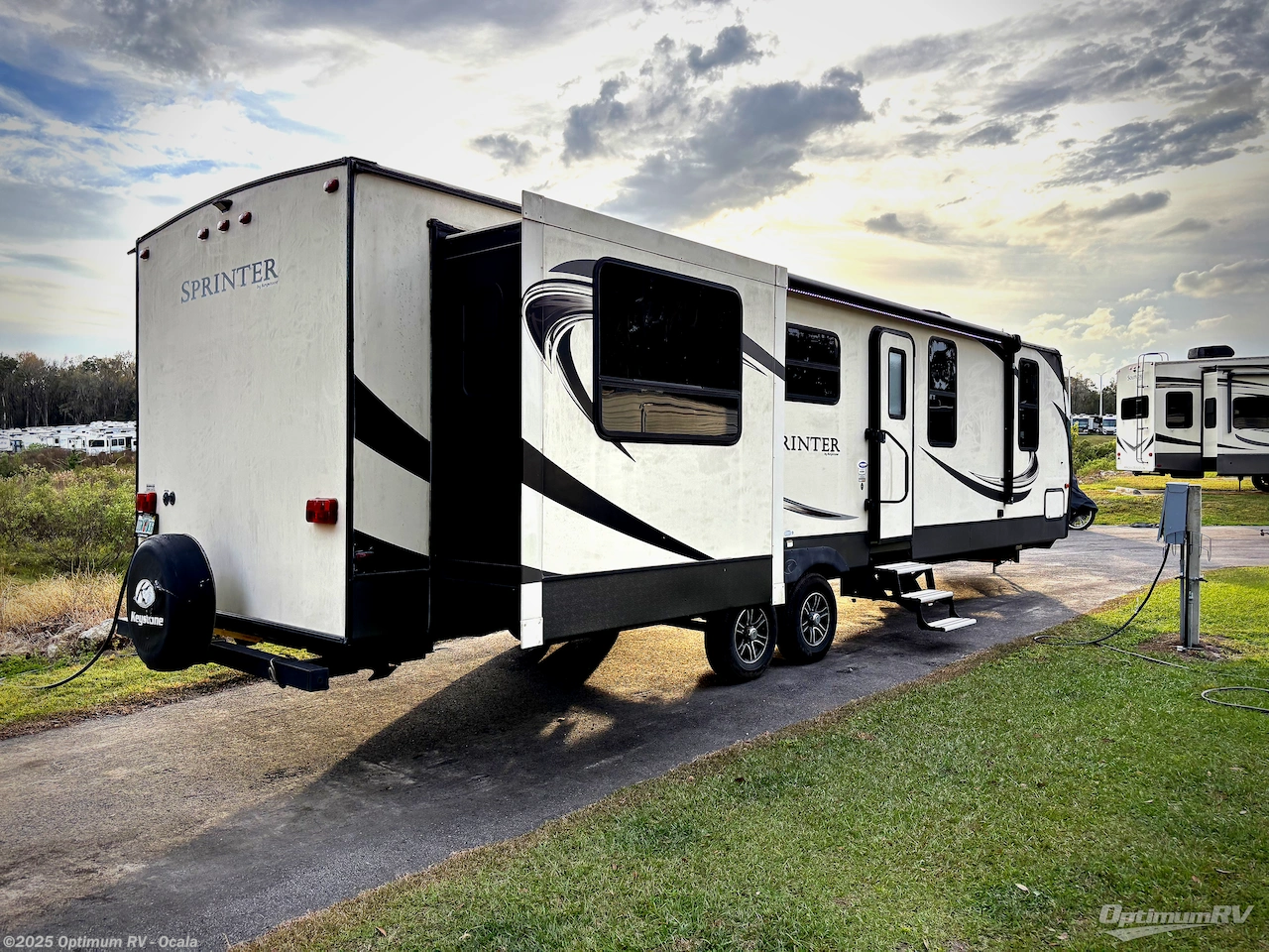 2017 Keystone Sprinter 332DEN - Used Travel Trailer For Sale by Optimum RV - Ocala in Ocala, Florida features Awning, Slideout