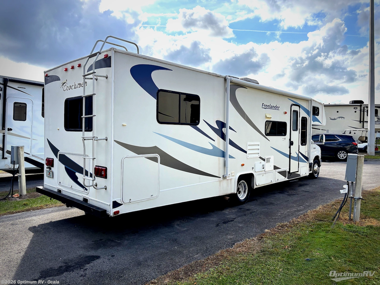 2009 Coachmen Freelander 3150SS - Used Class C For Sale by Optimum RV - Ocala in Ocala, Florida features Slideout