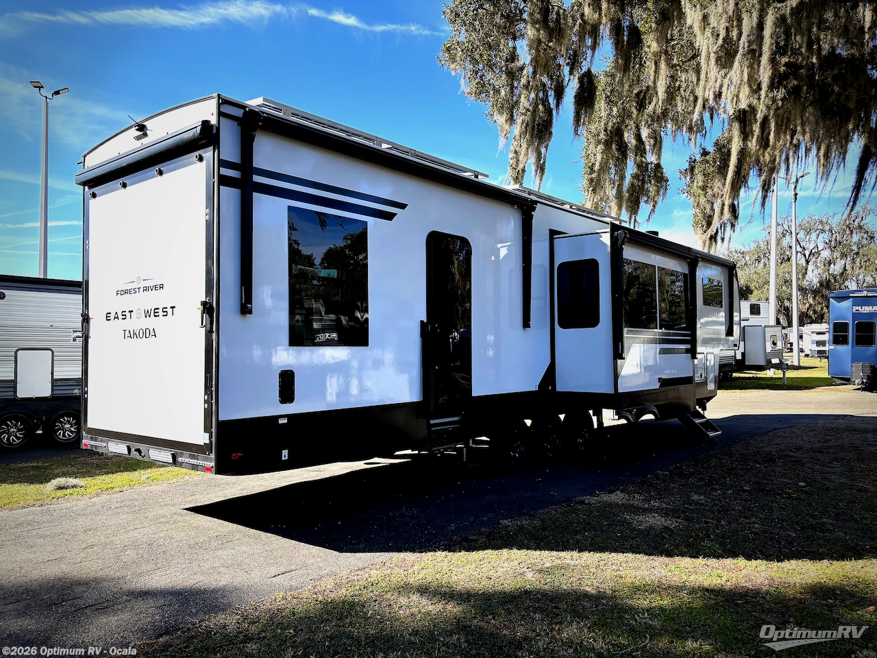2026 East to West Takoda 400TH - New Fifth Wheel For Sale by Optimum RV - Ocala in Ocala, Florida features Slideout, Awning