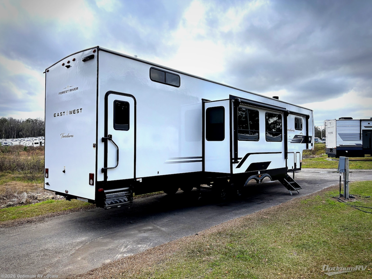 2026 East to West Tandara 387BH - New Fifth Wheel For Sale by Optimum RV - Ocala in Ocala, Florida features Slideout, Awning