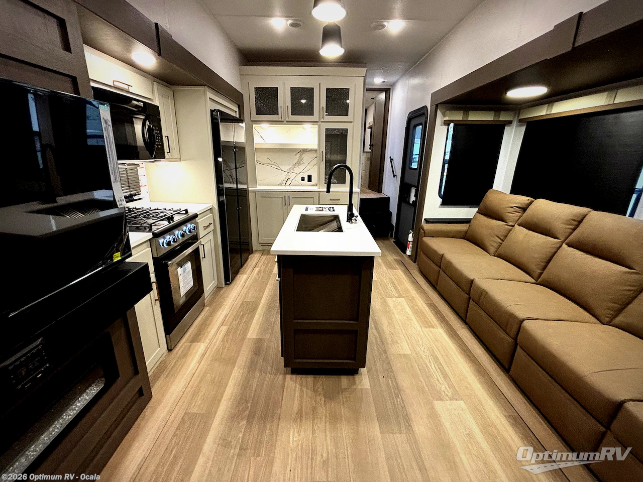 New 2026 East to West Tandara 387BH available in Ocala, Florida