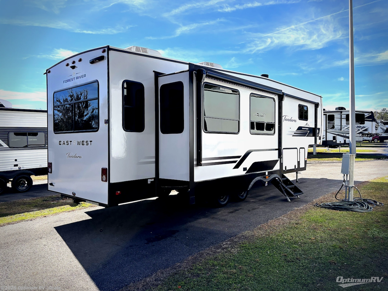 2026 East to West Tandara 295RL - New Fifth Wheel For Sale by Optimum RV - Ocala in Ocala, Florida features Slideout, Awning