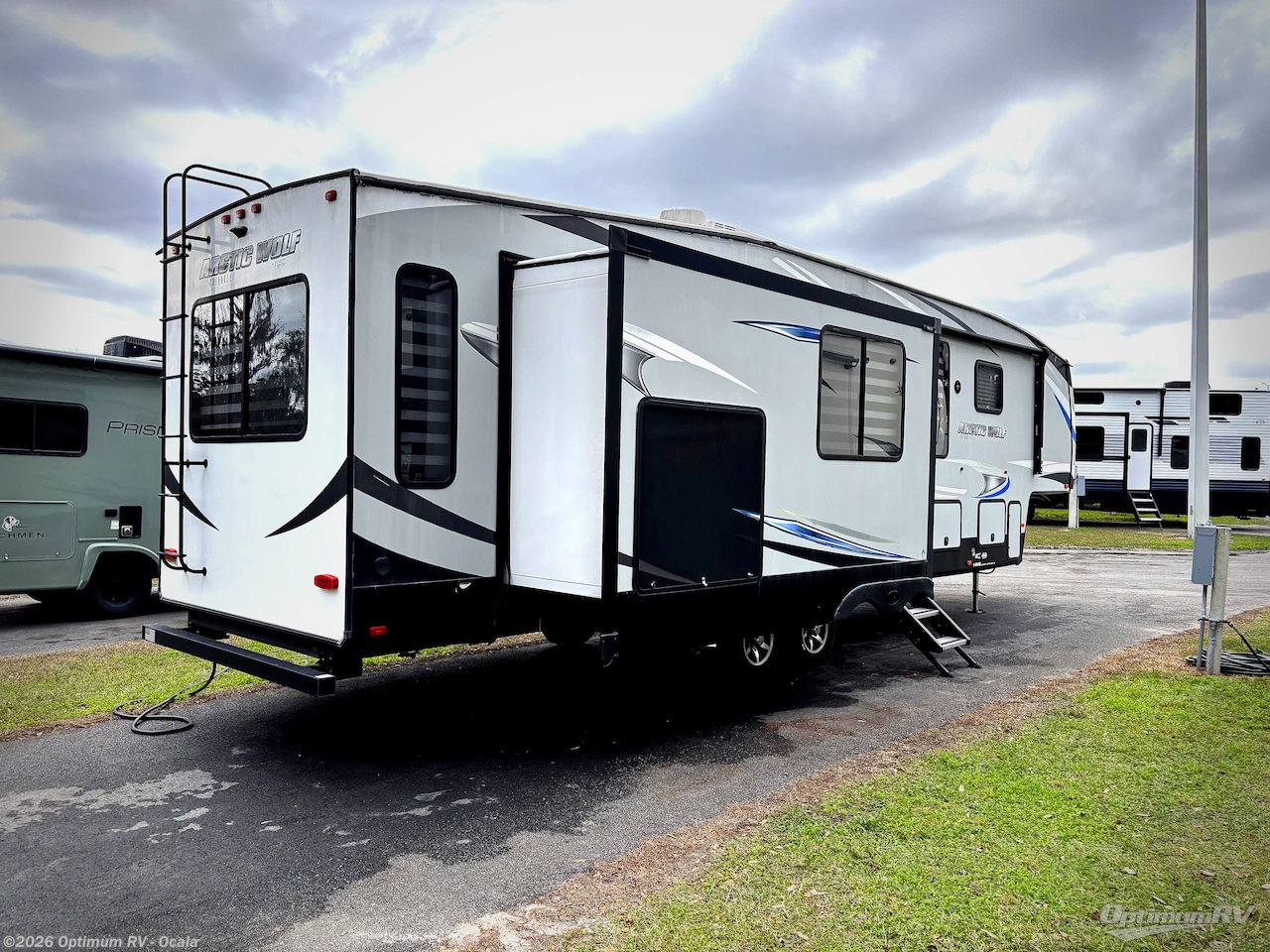 2021 Forest River Cherokee Arctic Wolf 3550SUITE - Used Fifth Wheel For Sale by Optimum RV - Ocala in Ocala, Florida features Slideout, Awning