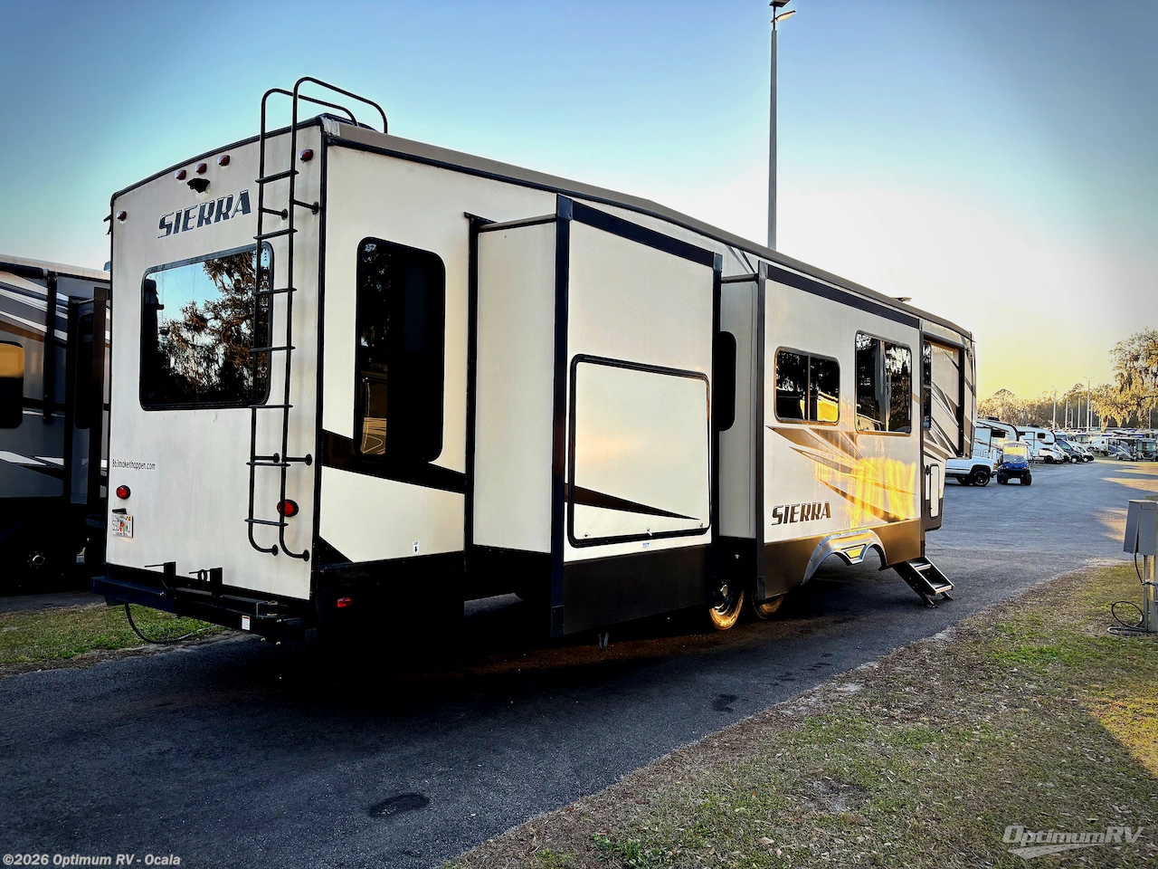 2019 Forest River Sierra 387MKOK - Used Fifth Wheel For Sale by Optimum RV - Ocala in Ocala, Florida features Slideout, Awning
