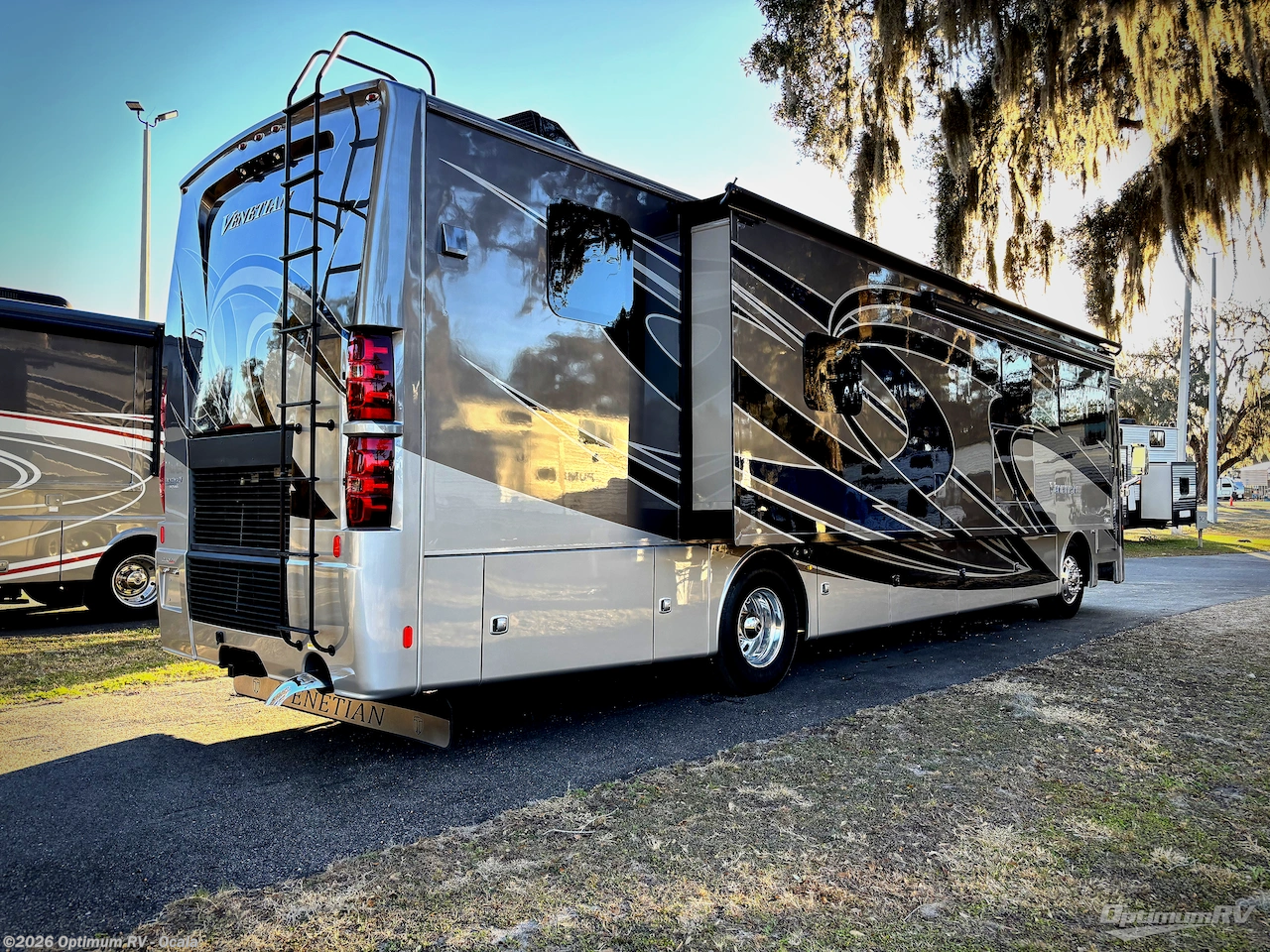 2020 Thor Venetian R40 - Used Class A For Sale by Optimum RV - Ocala in Ocala, Florida features Slideout, Awning