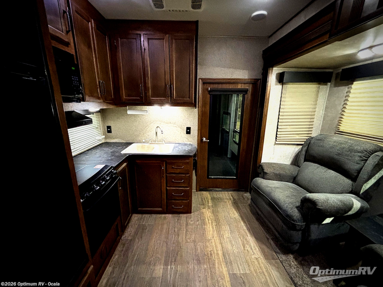 Used 2016 Keystone Carbon 31 available in Ocala, Florida