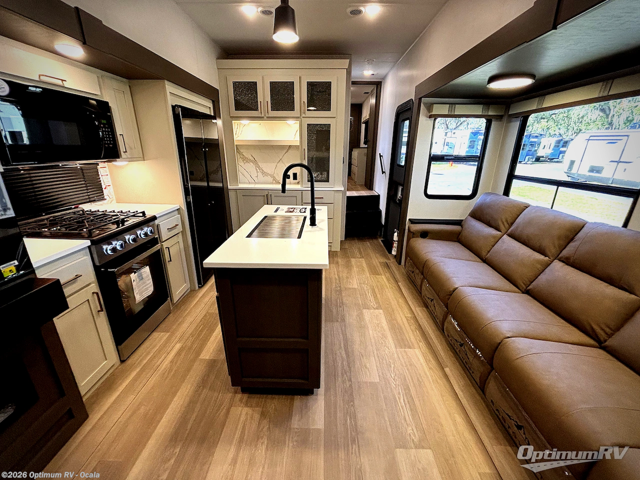 New 2026 East to West Tandara 389DS available in Ocala, Florida