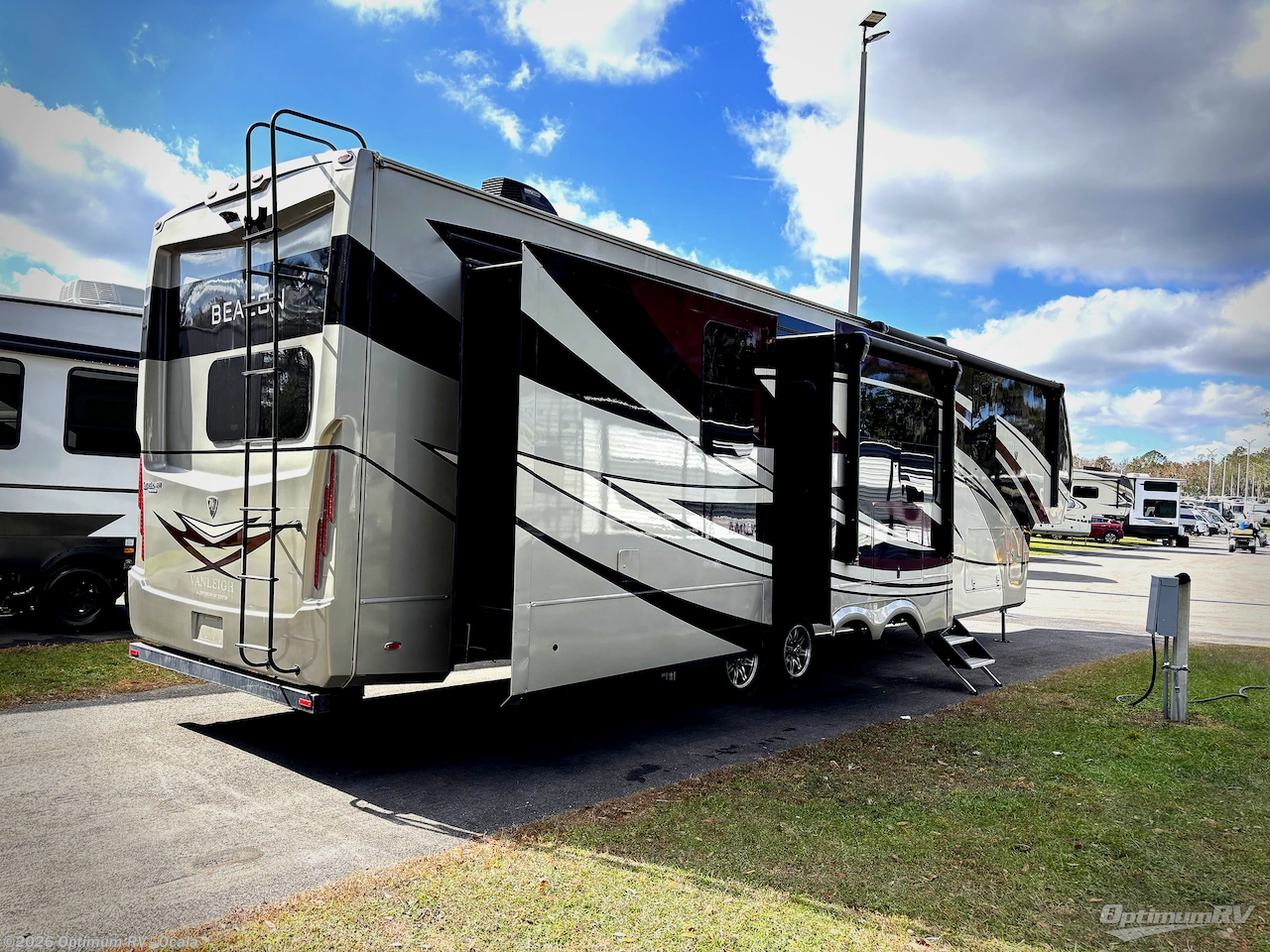 2022 Vanleigh Beacon 41LKB - Used Fifth Wheel For Sale by Optimum RV - Ocala in Ocala, Florida features Awning, Slideout