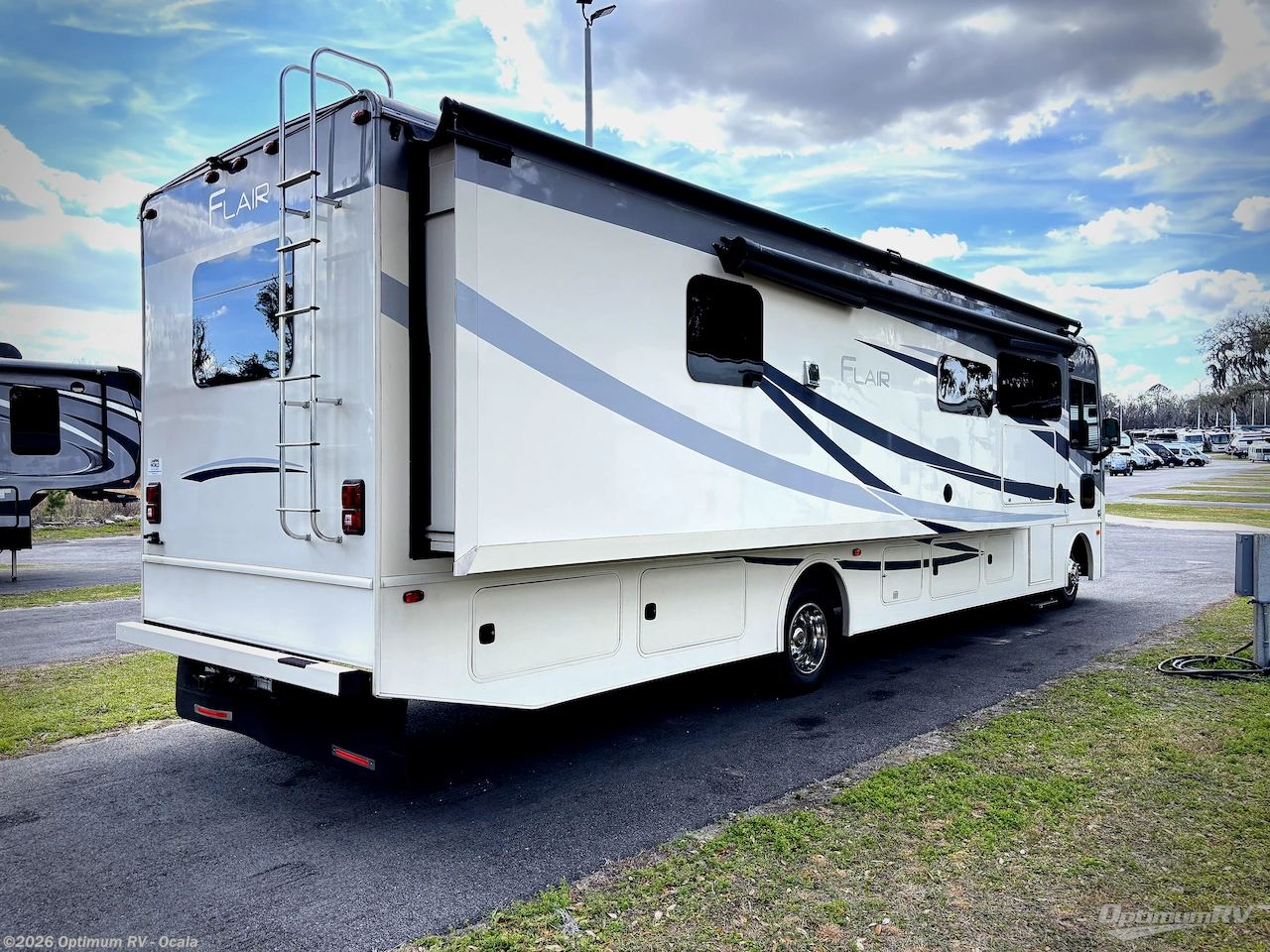 2019 Fleetwood Flair 35R - Used Class A For Sale by Optimum RV - Ocala in Ocala, Florida features Awning, Slideout