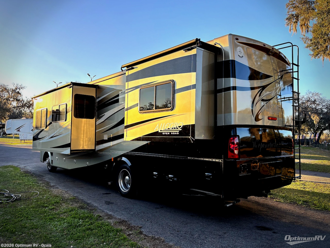 2012 Tiffin Allegro 35 QBA - Used Class A For Sale by Optimum RV - Ocala in Ocala, Florida features Slideout