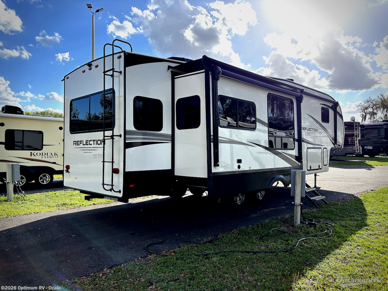 2023 Grand Design Reflection 337RLS - Used Fifth Wheel For Sale by Optimum RV - Ocala in Ocala, Florida features Awning, Slideout