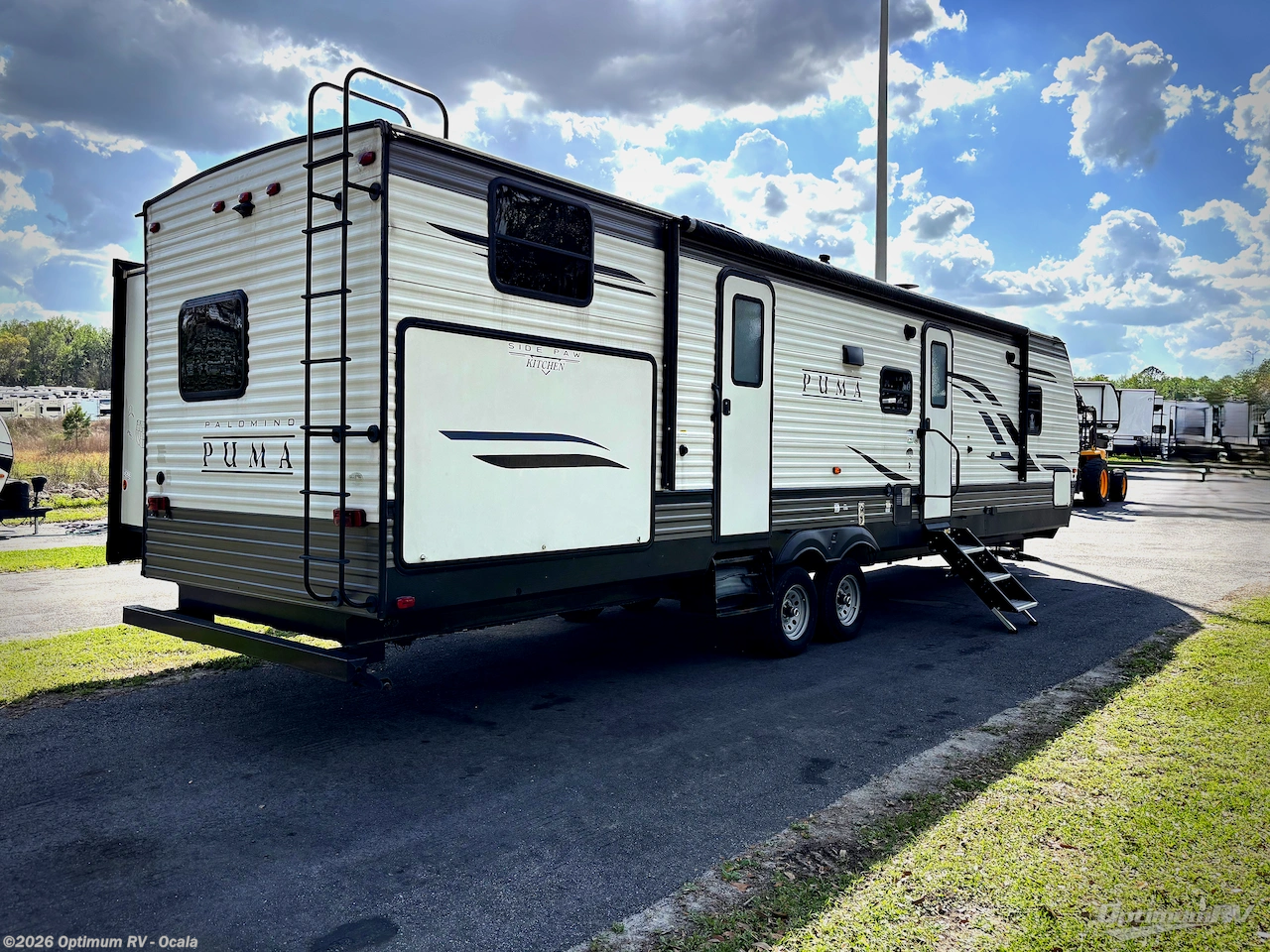 2021 Palomino Puma 32BHDB - Used Travel Trailer For Sale by Optimum RV - Ocala in Ocala, Florida features Slideout, Awning