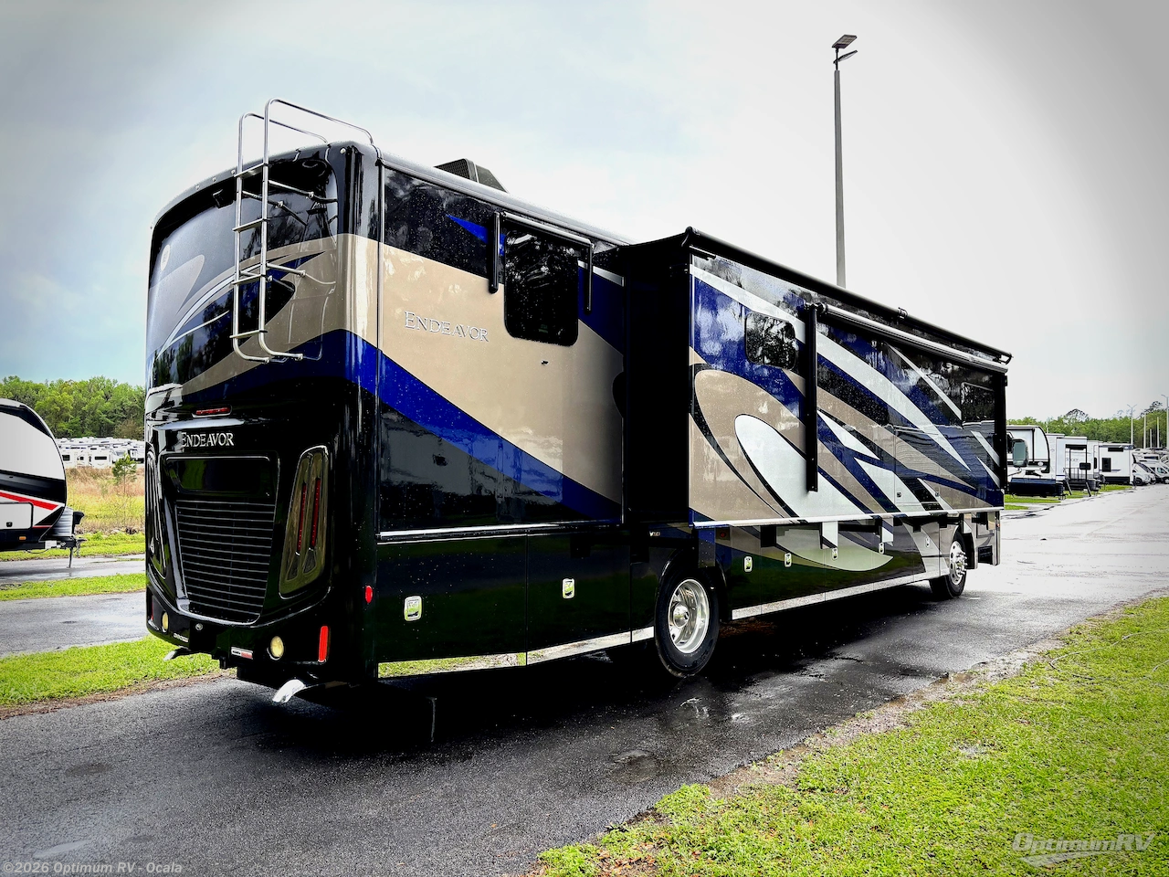 2019 Holiday Rambler Endeavor 38W - Used Class A For Sale by Optimum RV - Ocala in Ocala, Florida features Slideout, Awning