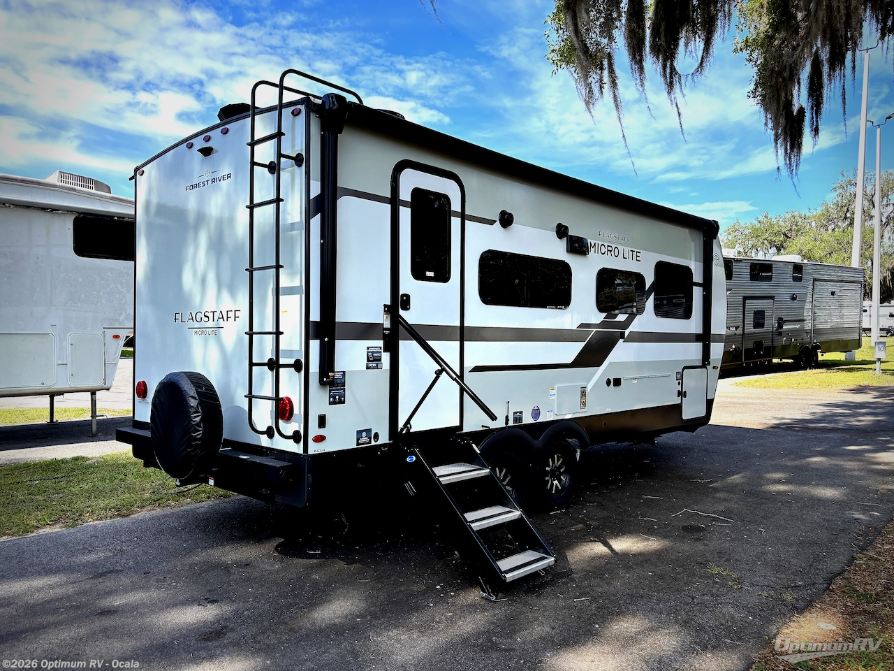 2026 Forest River Flagstaff Micro Lite 22FBS - New Travel Trailer For Sale by Optimum RV - Ocala in Ocala, Florida features Slideout, Awning
