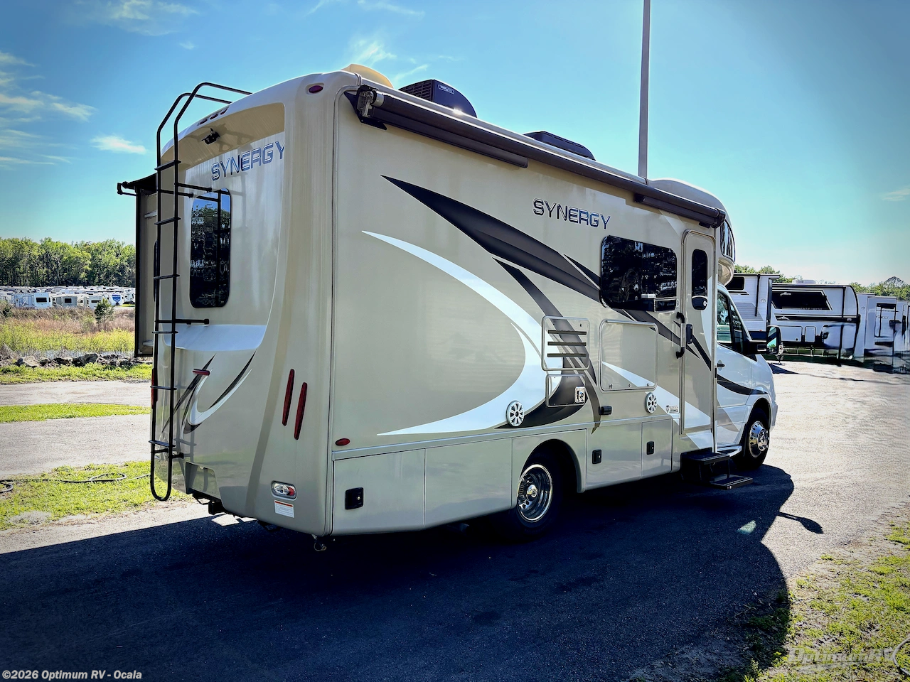 2018 Thor Synergy SD24 - Used Class C For Sale by Optimum RV - Ocala in Ocala, Florida features Slideout, Awning