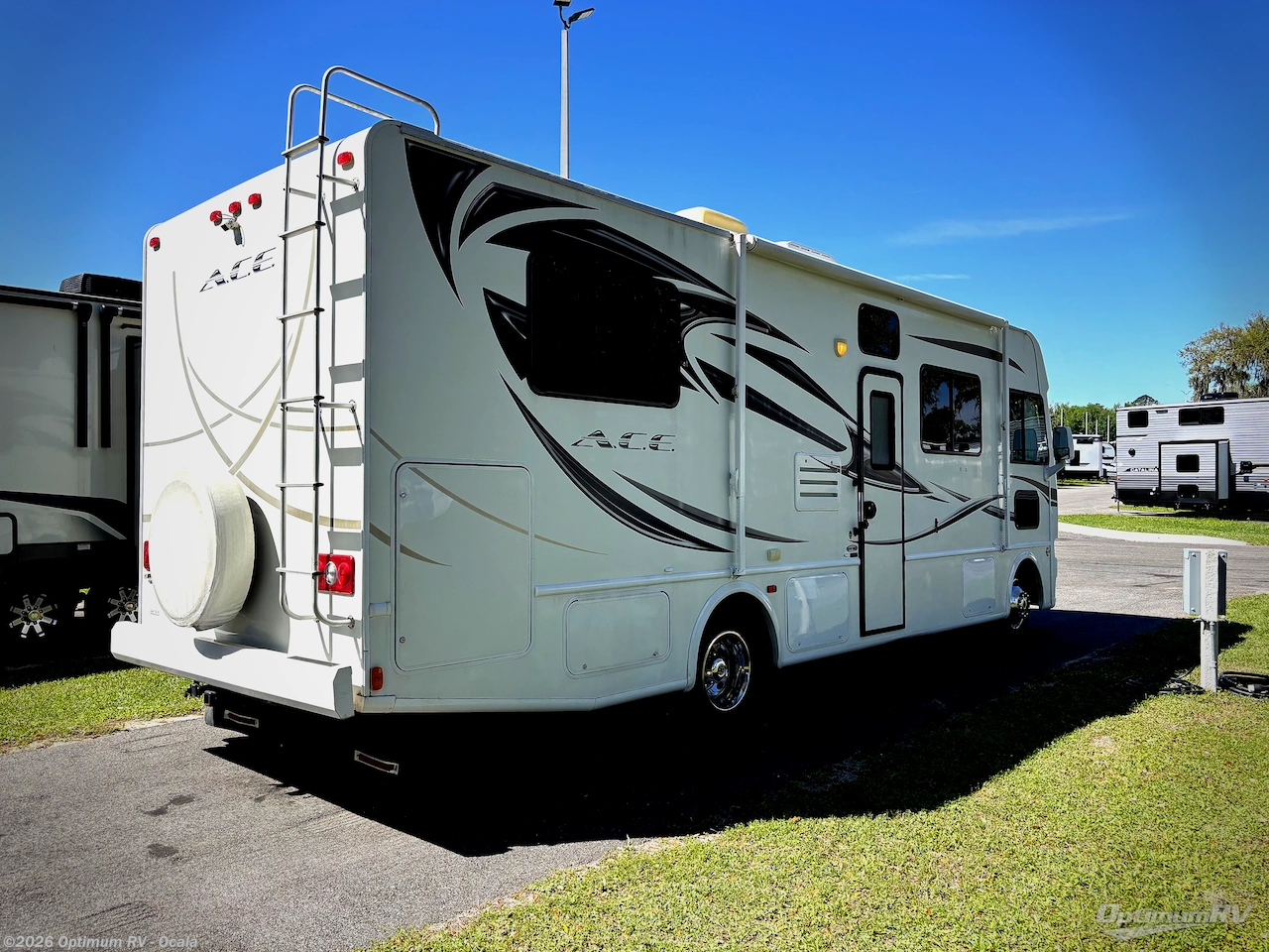 2011 Thor ACE 29 1 - Used Class A For Sale by Optimum RV - Ocala in Ocala, Florida features Slideout