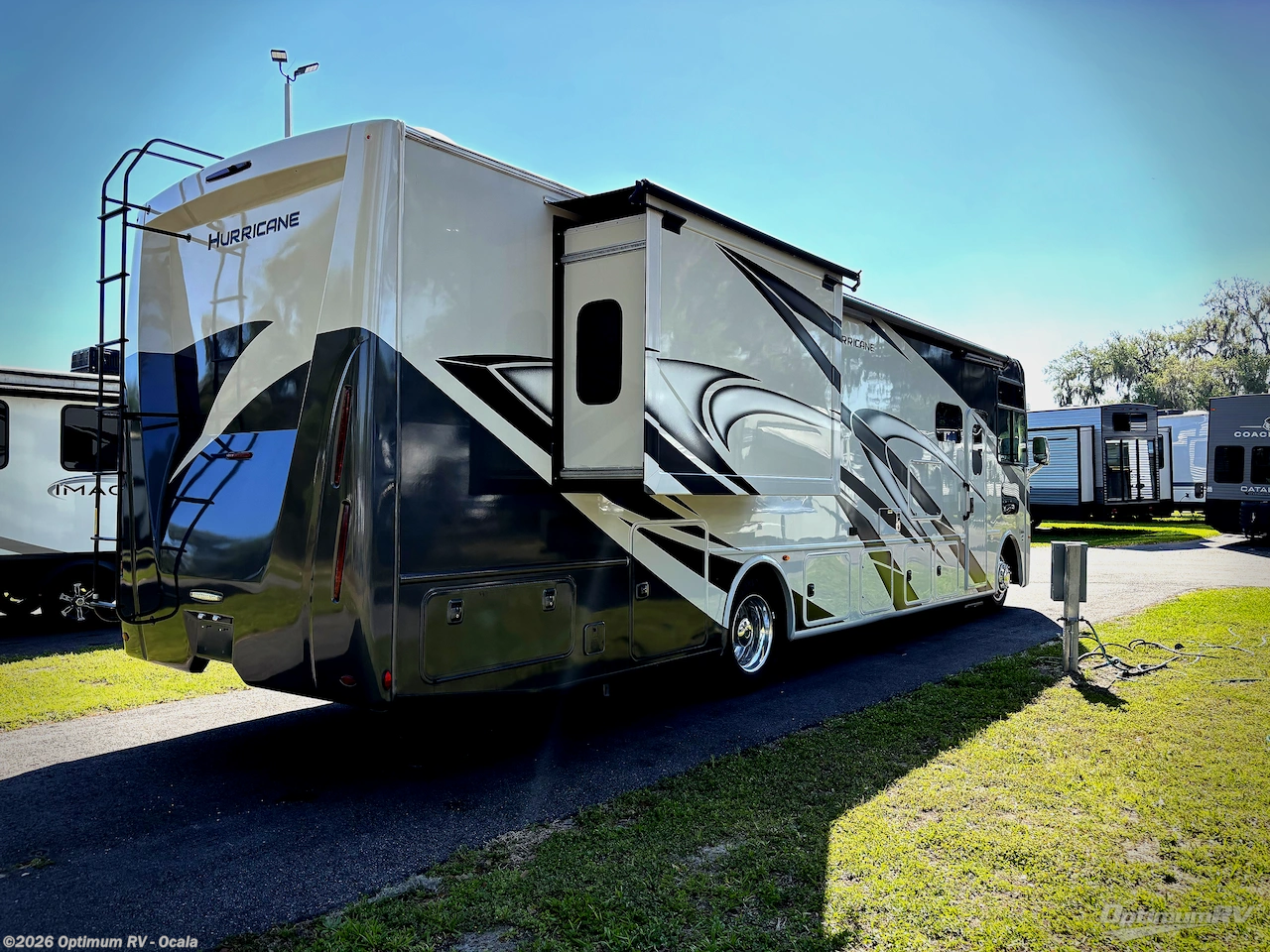2022 Thor Hurricane 35M - Used Class A For Sale by Optimum RV - Ocala in Ocala, Florida features Slideout, Awning