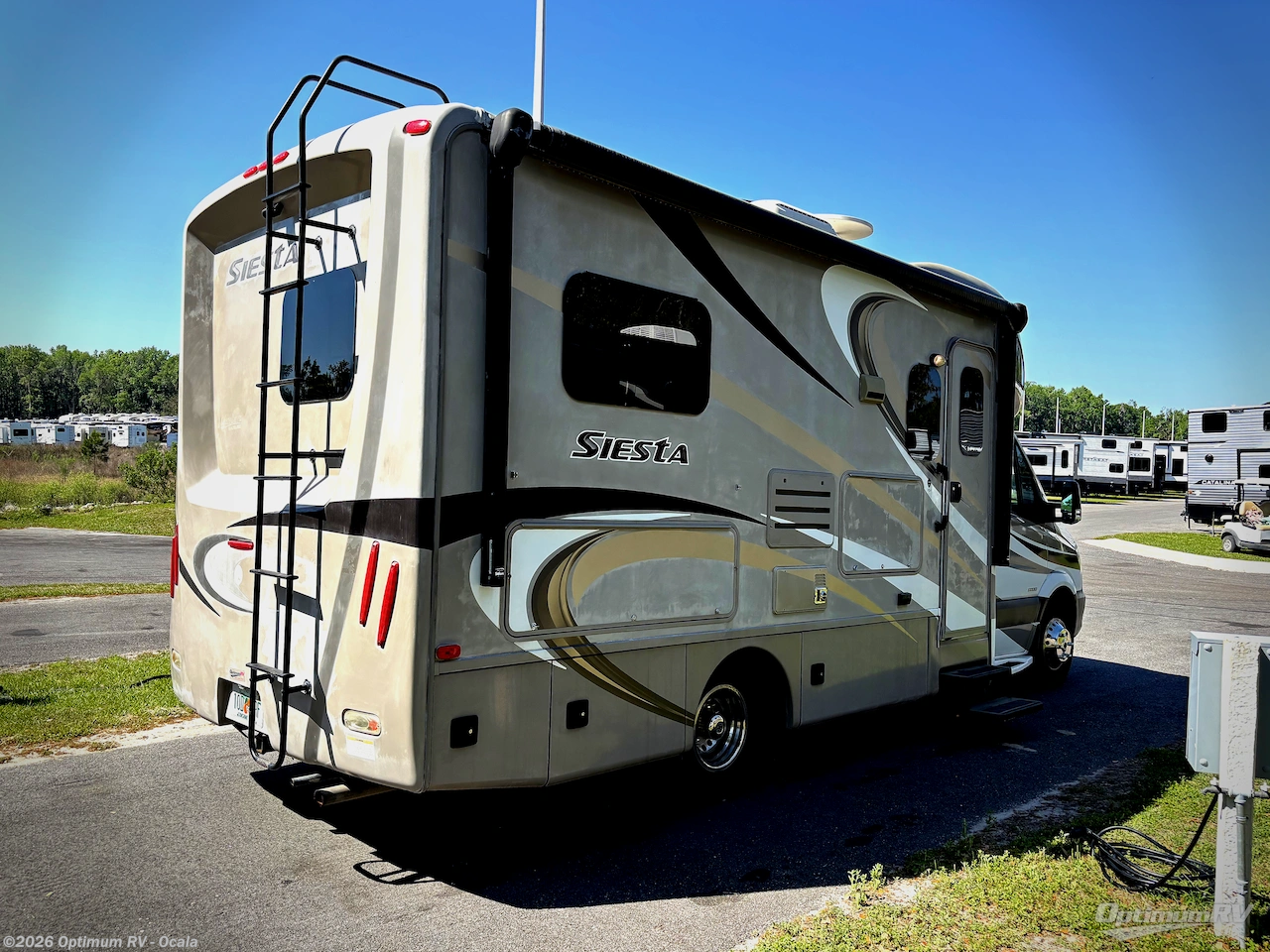 2015 Thor Siesta Sprinter 24SA - Used Class B For Sale by Optimum RV - Ocala in Ocala, Florida features Slideout