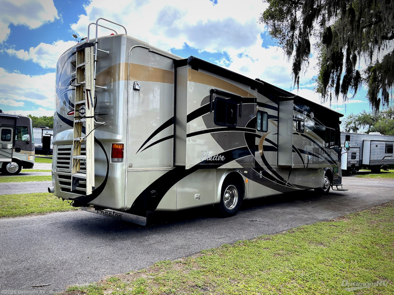 2007 Tiffin Phaeton 40 QSH - Used Class A For Sale by Optimum RV - Ocala in Ocala, Florida features Slideout