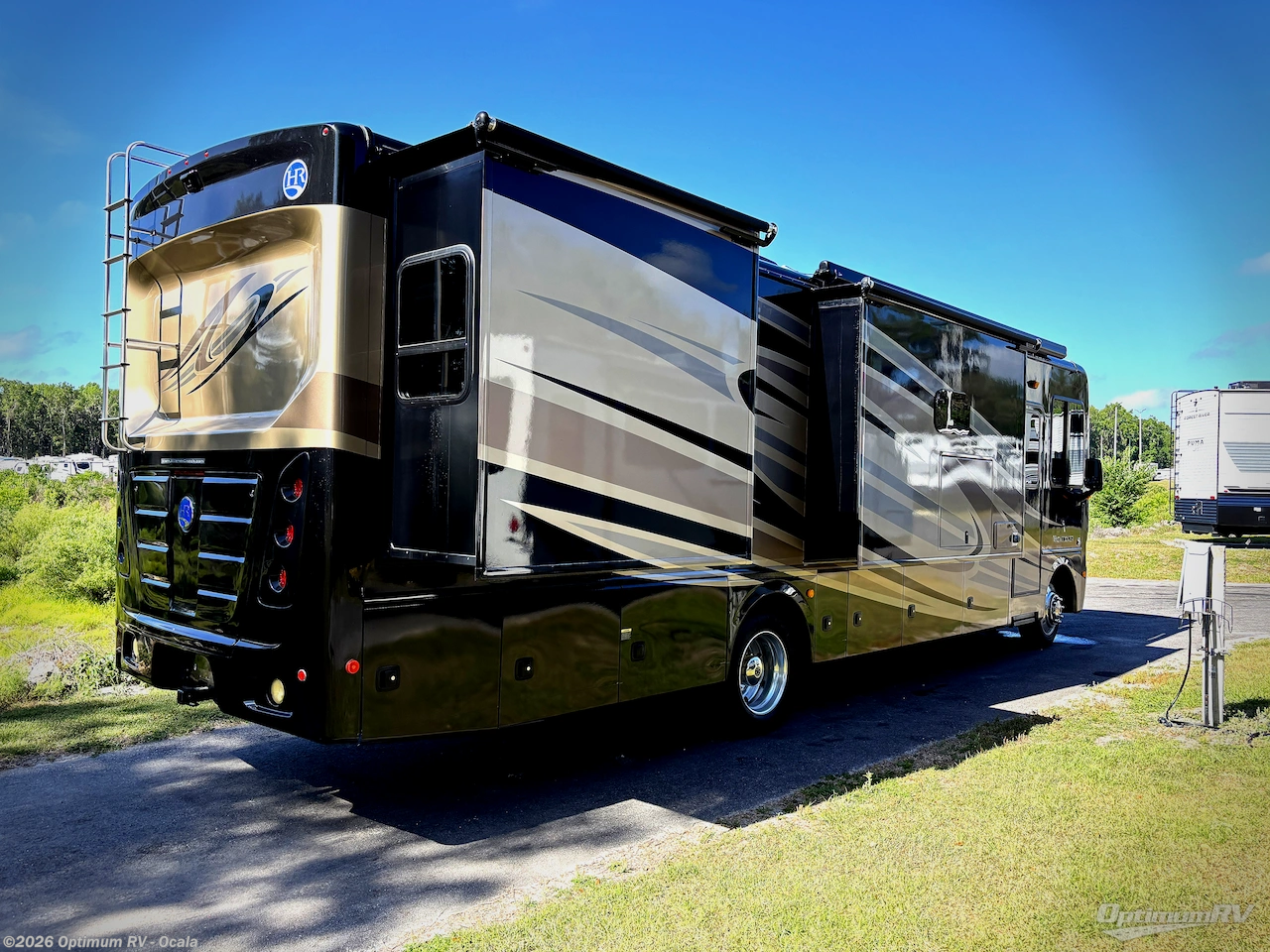 2016 Holiday Rambler Vacationer 34ST - Used Class A For Sale by Optimum RV - Ocala in Ocala, Florida features Slideout