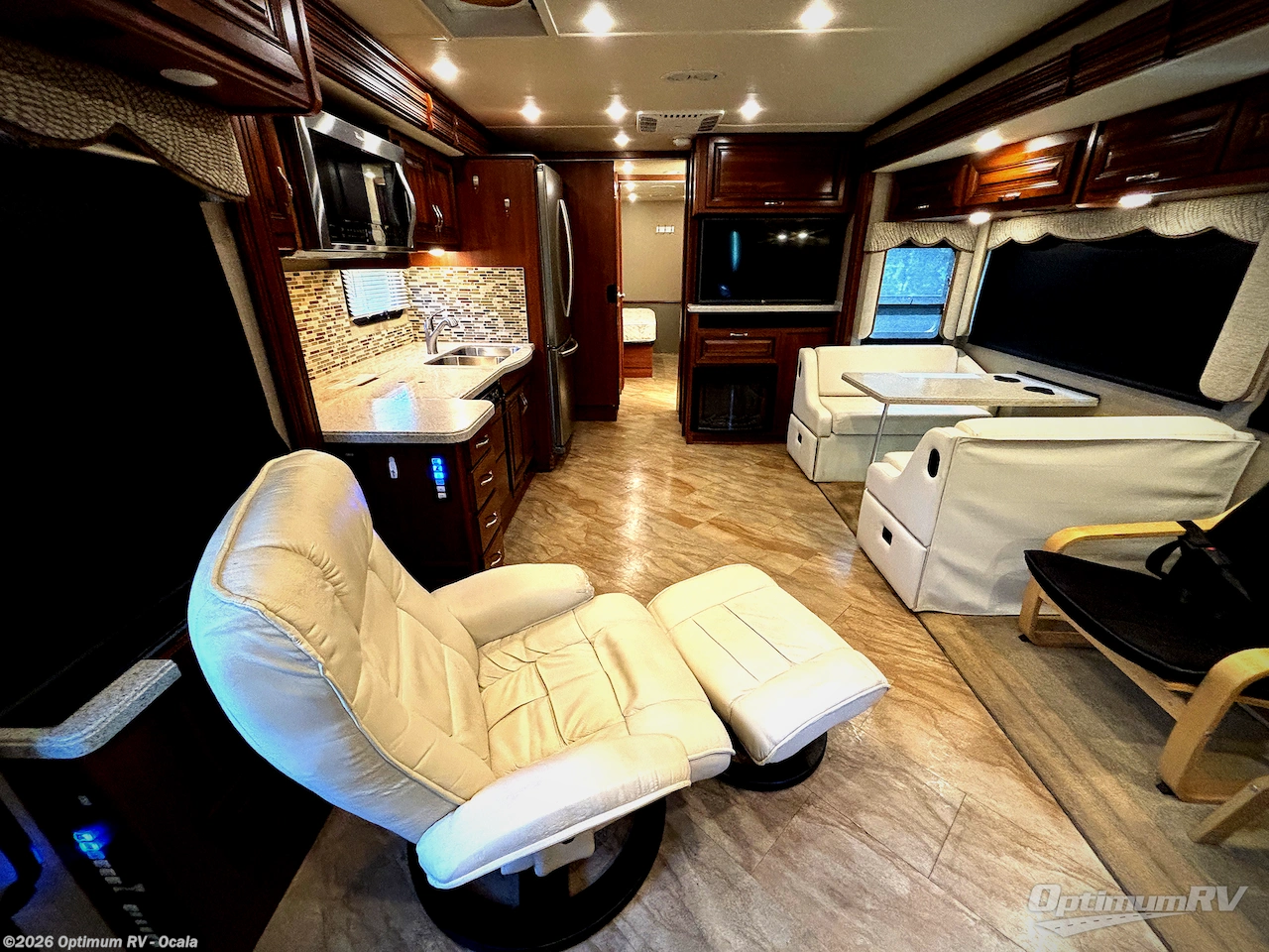 2016 Vacationer 34ST by Holiday Rambler from Optimum RV - Ocala in Ocala, Florida