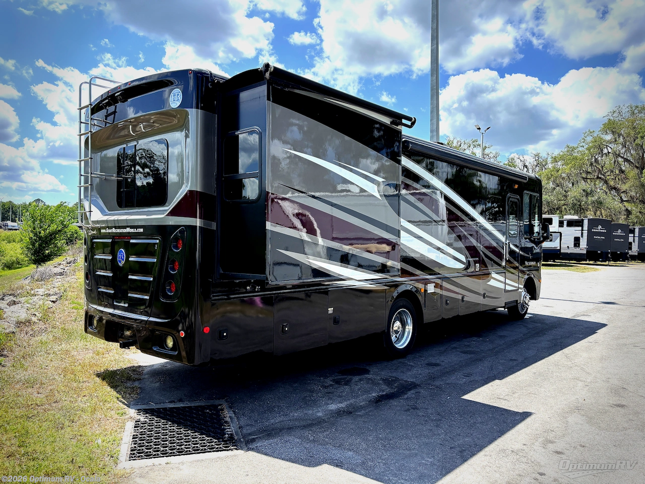 2017 Holiday Rambler Vacationer 33C - Used Class A For Sale by Optimum RV - Ocala in Ocala, Florida features Slideout, Awning
