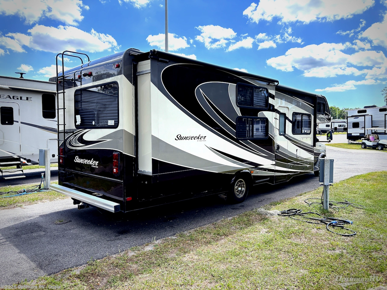 2014 Forest River Sunseeker 3170DS Ford - Used Class C For Sale by Optimum RV - Ocala in Ocala, Florida features Slideout