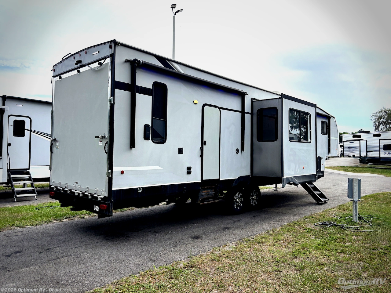 2020 Forest River Cherokee Wolf Pack 325PACK13 - Used Fifth Wheel For Sale by Optimum RV - Ocala in Ocala, Florida features Awning, Slideout