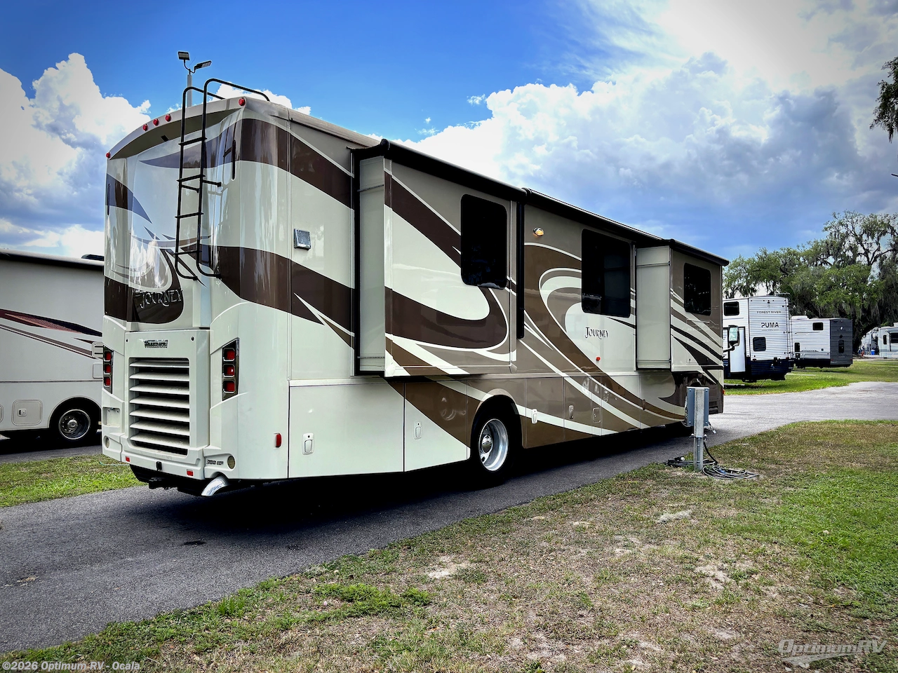 2016 Winnebago Journey 38P - Used Class A For Sale by Optimum RV - Ocala in Ocala, Florida features Slideout