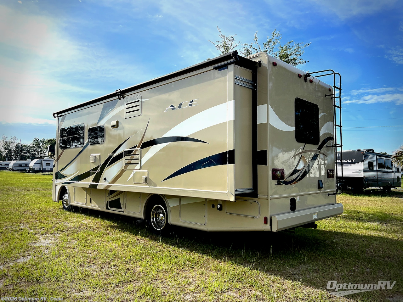 2017 Thor ACE 29.3 - Used Class A For Sale by Optimum RV - Ocala in Ocala, Florida features Slideout, Awning