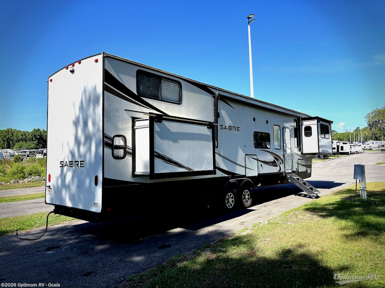 2021 Forest River Sabre 37FLL - Used Fifth Wheel For Sale by Optimum RV - Ocala in Ocala, Florida features Slideout, Awning