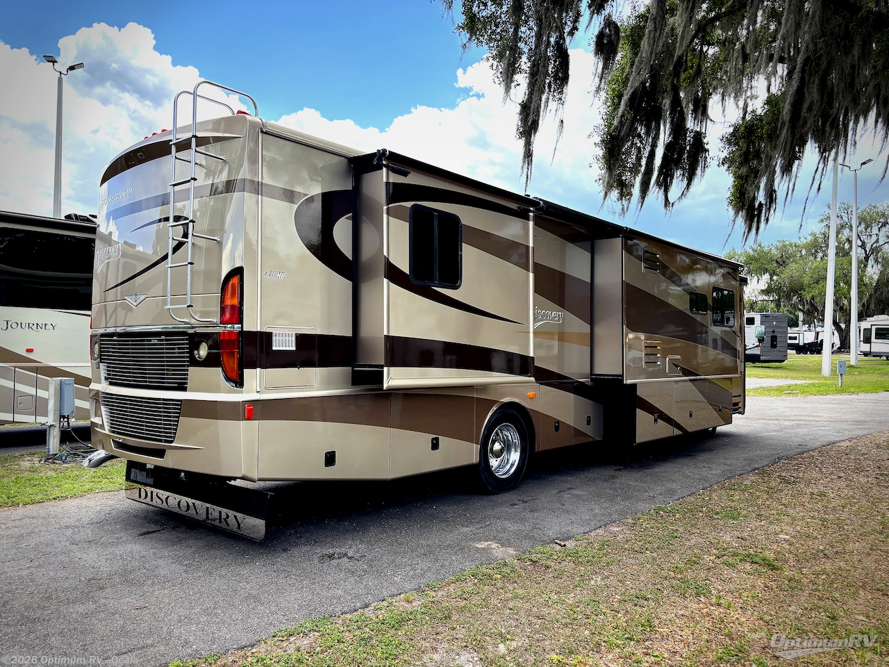 2006 Fleetwood Discovery 39L - Used Class A For Sale by Optimum RV - Ocala in Ocala, Florida features Slideout