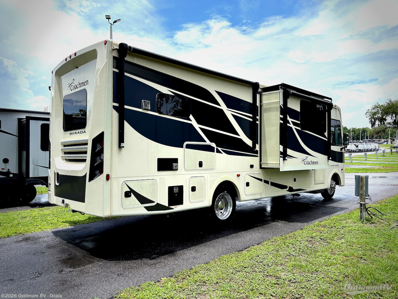 2022 Coachmen Mirada 315KS - Used Class A For Sale by Optimum RV - Ocala in Ocala, Florida features Awning, Slideout