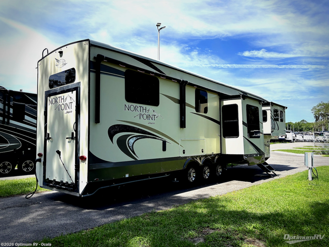 2019 Jayco North Point 385THWS - Used Fifth Wheel For Sale by Optimum RV - Ocala in Ocala, Florida features Awning, Slideout