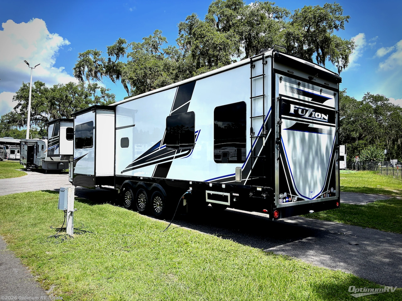 2025 Fuzion 430 by Keystone from Optimum RV - Ocala in Ocala, Florida
