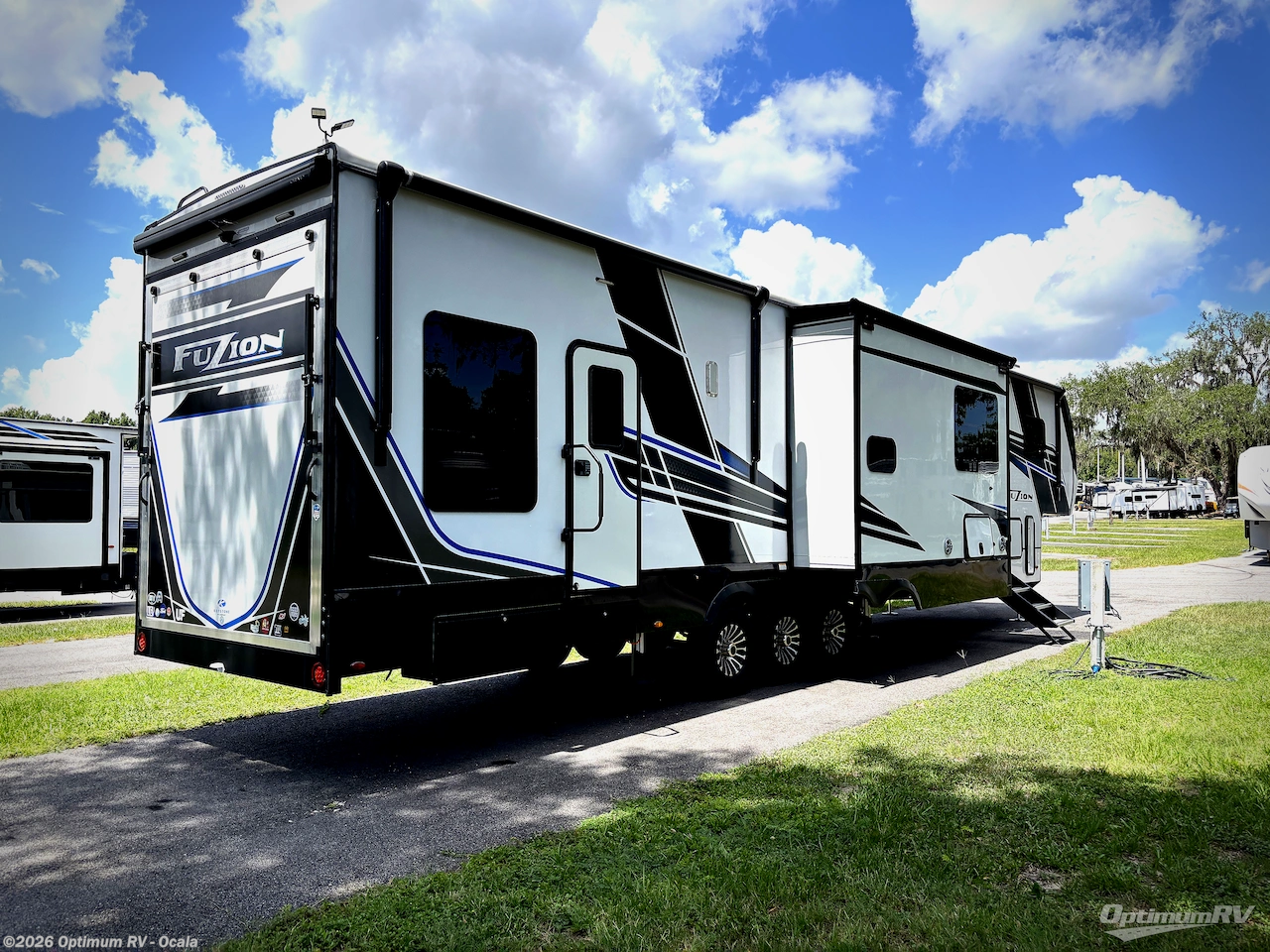 2025 Keystone Fuzion 430 - Used Fifth Wheel For Sale by Optimum RV - Ocala in Ocala, Florida features Slideout, Awning