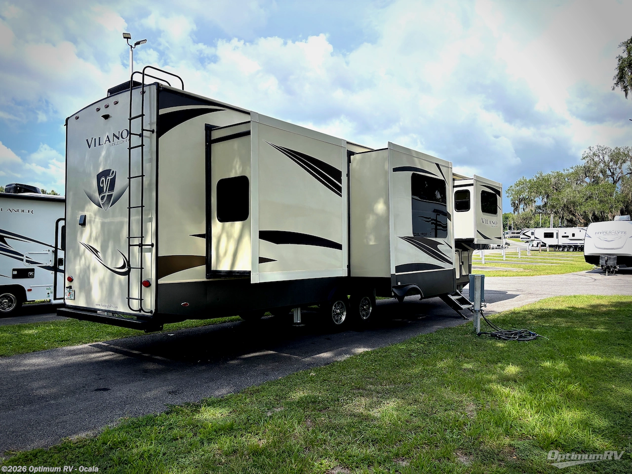 2019 Vanleigh Vilano 375FL - Used Fifth Wheel For Sale by Optimum RV - Ocala in Ocala, Florida features Slideout