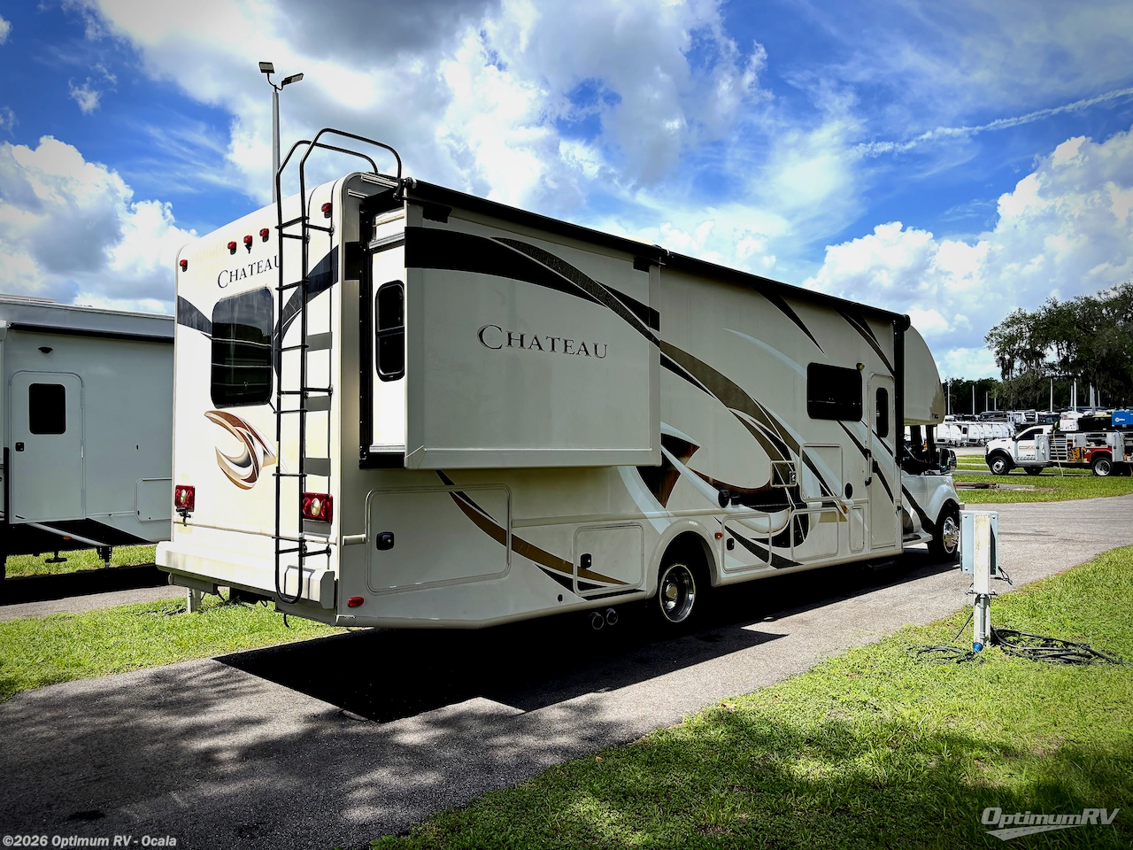 2017 Thor Chateau Super C 35SK - Used Class C For Sale by Optimum RV - Ocala in Ocala, Florida features Slideout