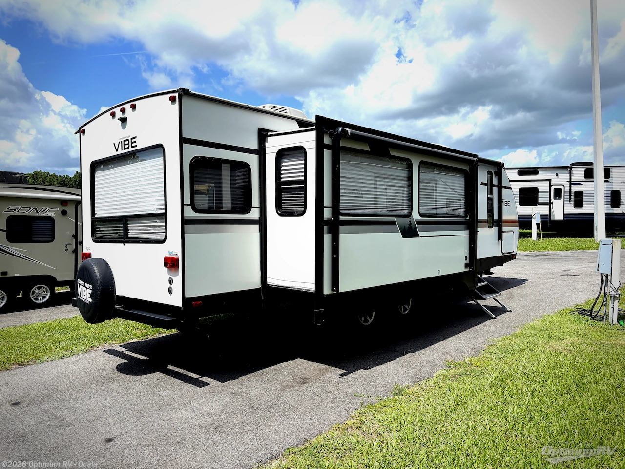 2020 Forest River Vibe 28RL - Used Travel Trailer For Sale by Optimum RV - Ocala in Ocala, Florida features Awning, Slideout