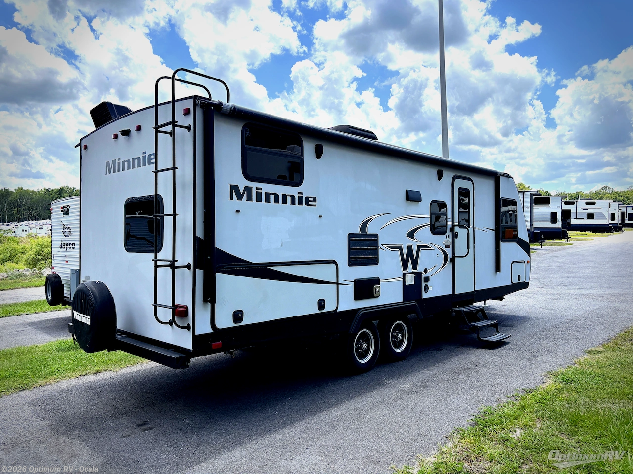 2019 Winnebago Minnie 2455BHS - Used Travel Trailer For Sale by Optimum RV - Ocala in Ocala, Florida features Slideout, Awning