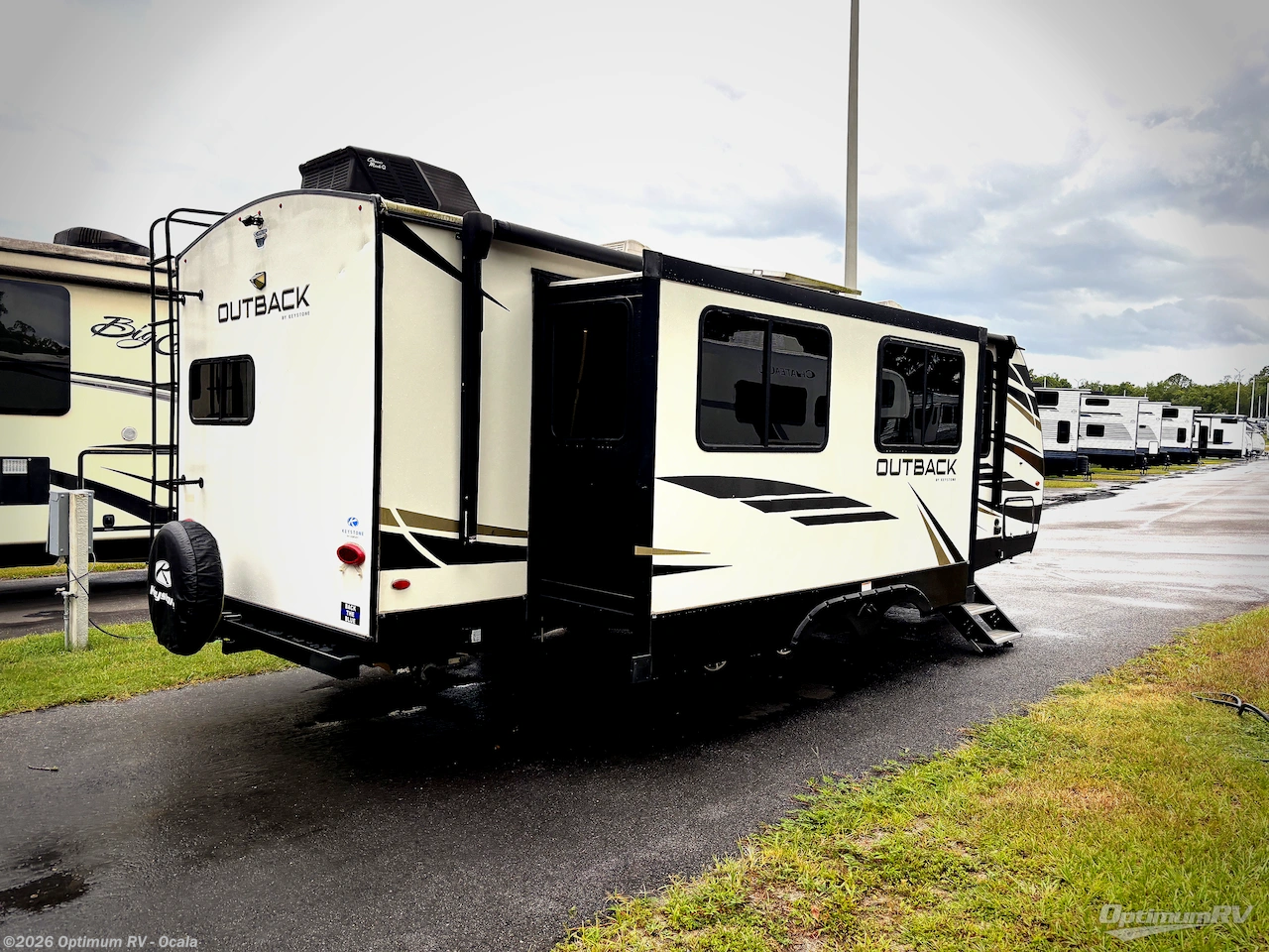 2022 Keystone Outback Ultra Lite 260UML - Used Travel Trailer For Sale by Optimum RV - Ocala in Ocala, Florida features Awning, Slideout