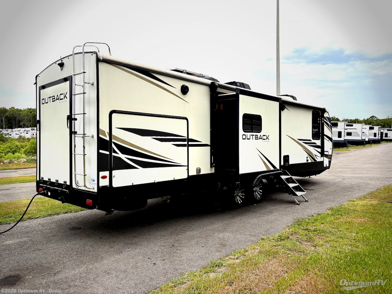 2022 Keystone Outback 335CG - Used Travel Trailer For Sale by Optimum RV - Ocala in Ocala, Florida features Awning, Slideout