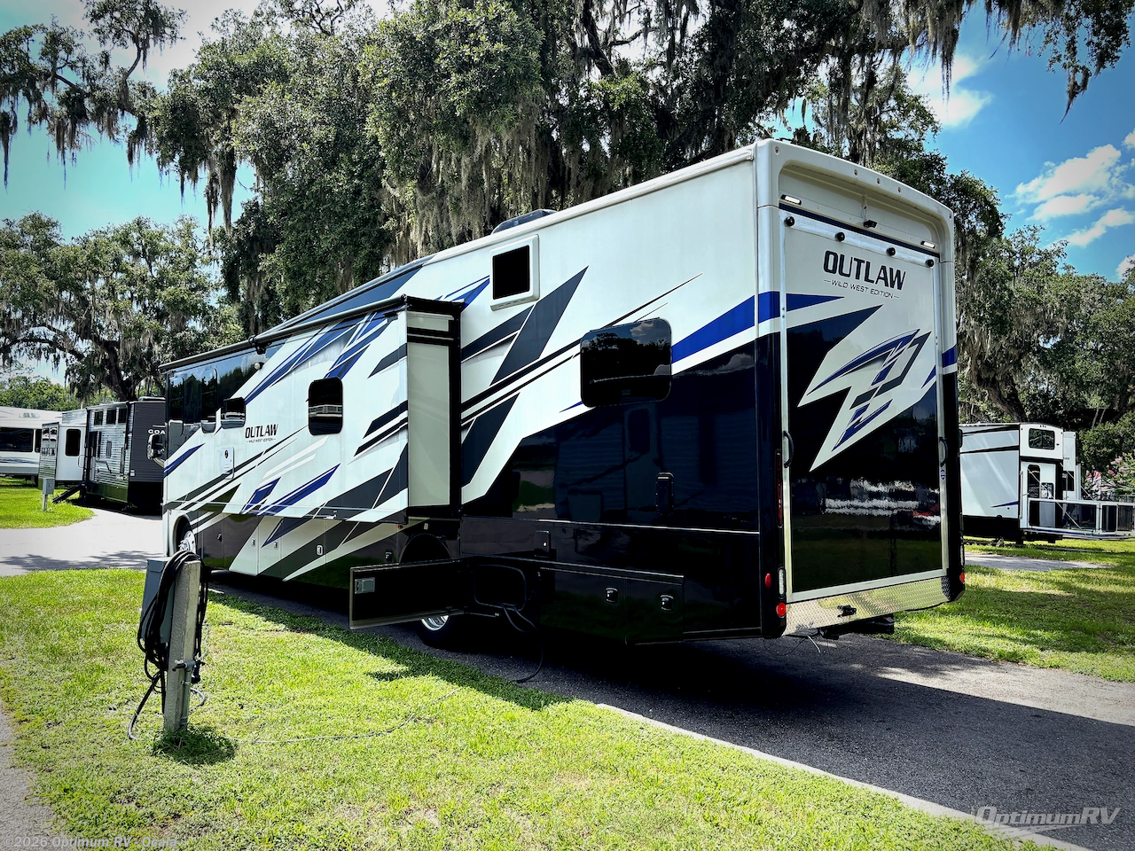 2024 Outlaw 38MB by Thor from Optimum RV - Ocala in Ocala, Florida