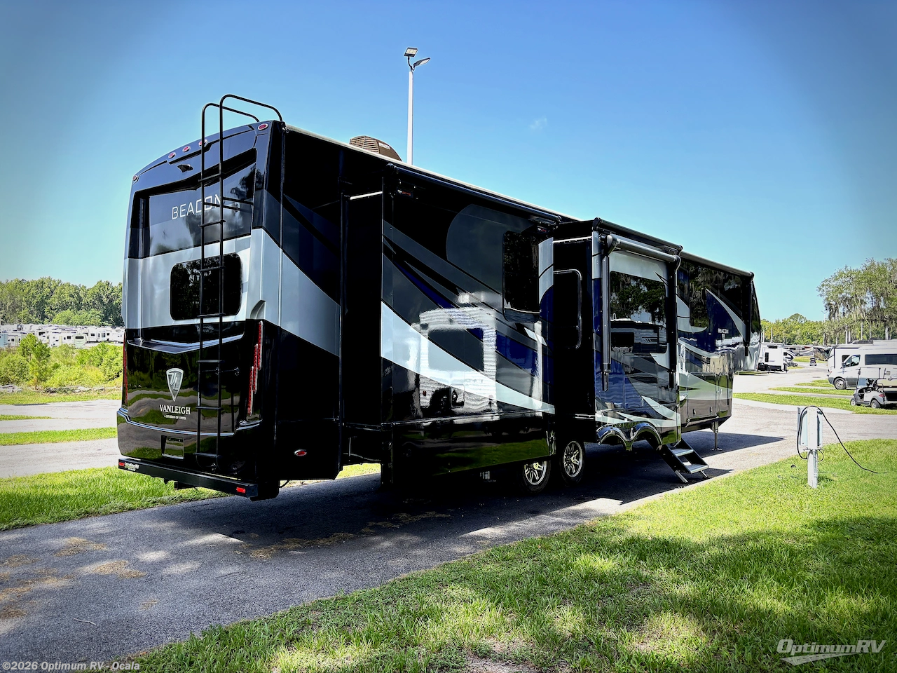 2021 Vanleigh Beacon 41LKB - Used Fifth Wheel For Sale by Optimum RV - Ocala in Ocala, Florida features Awning, Slideout