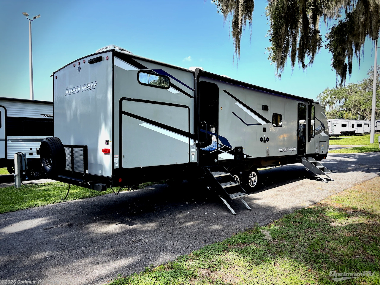 2023 Forest River Cherokee Alpha Wolf 30DBH-L - Used Travel Trailer For Sale by Optimum RV - Ocala in Ocala, Florida features Slideout, Awning