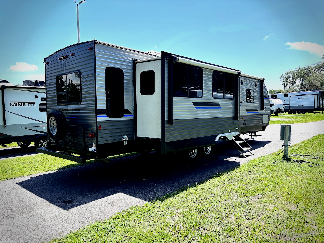 2023 Coachmen Catalina Legacy 313RLTS - Used Travel Trailer For Sale by Optimum RV - Ocala in Ocala, Florida features Awning, Slideout