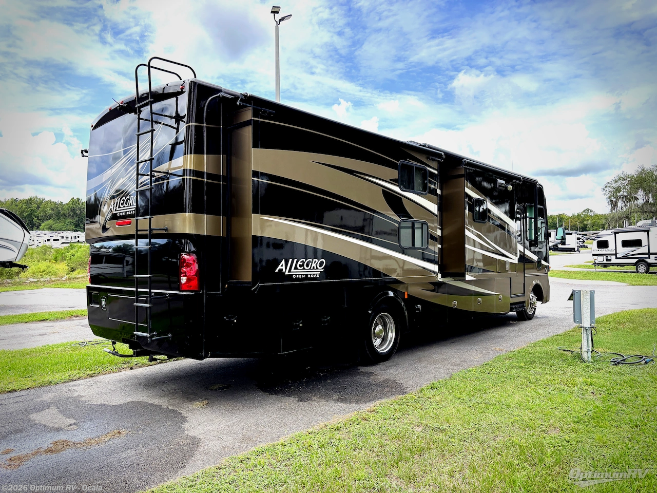 2012 Tiffin Allegro 35 QBA - Used Class A For Sale by Optimum RV - Ocala in Ocala, Florida features Slideout