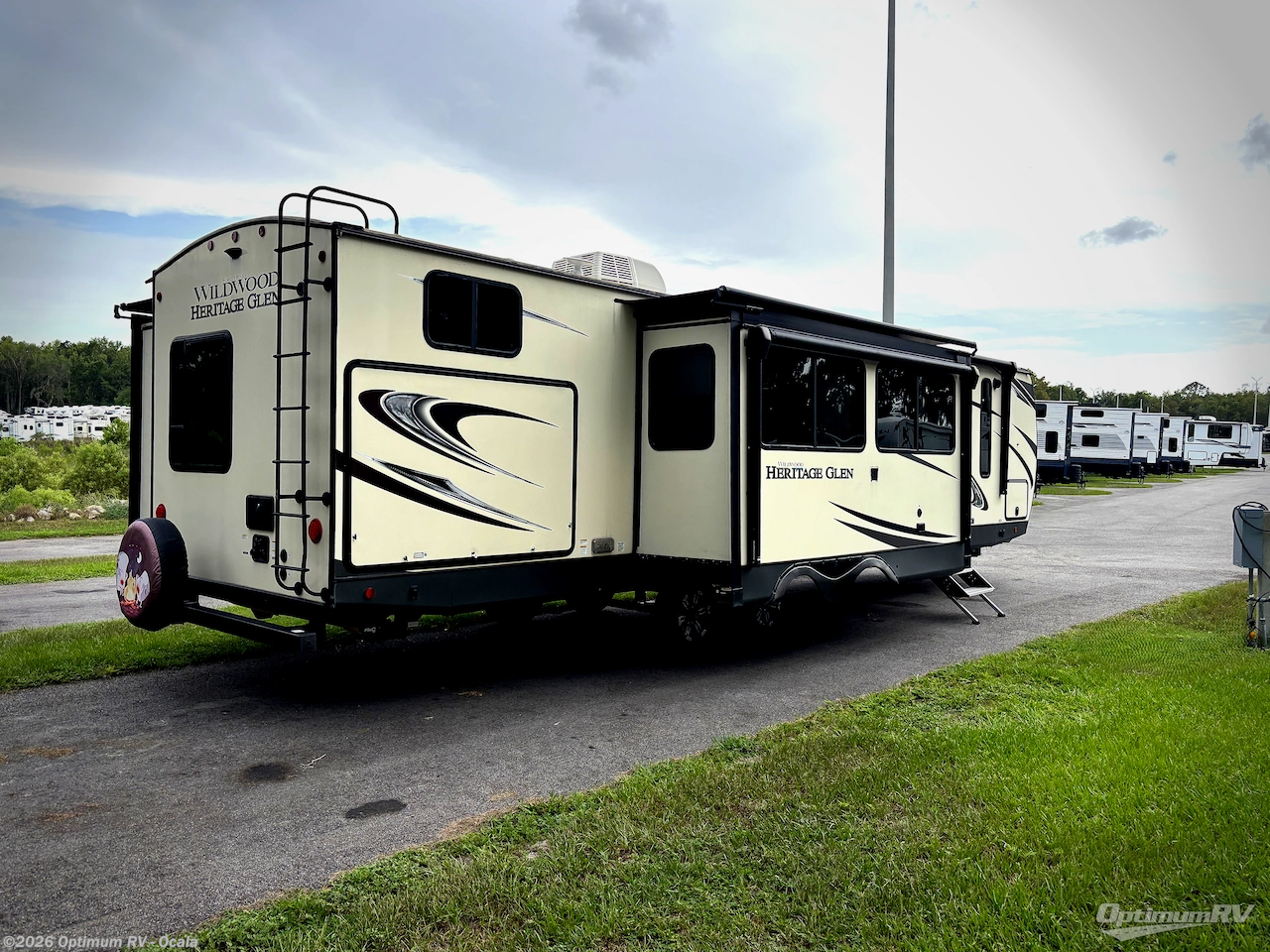 2021 Forest River Wildwood Heritage Glen 310BHI - Used Travel Trailer For Sale by Optimum RV - Ocala in Ocala, Florida features Slideout, Awning