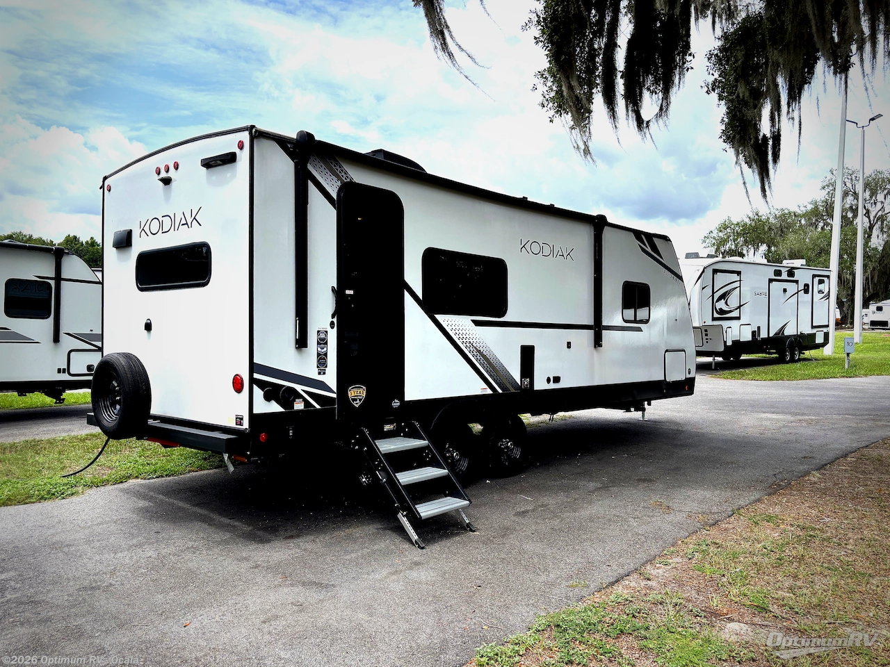 2025 Dutchmen Kodiak 241BHSL - Used Travel Trailer For Sale by Optimum RV - Ocala in Ocala, Florida features Awning, Slideout