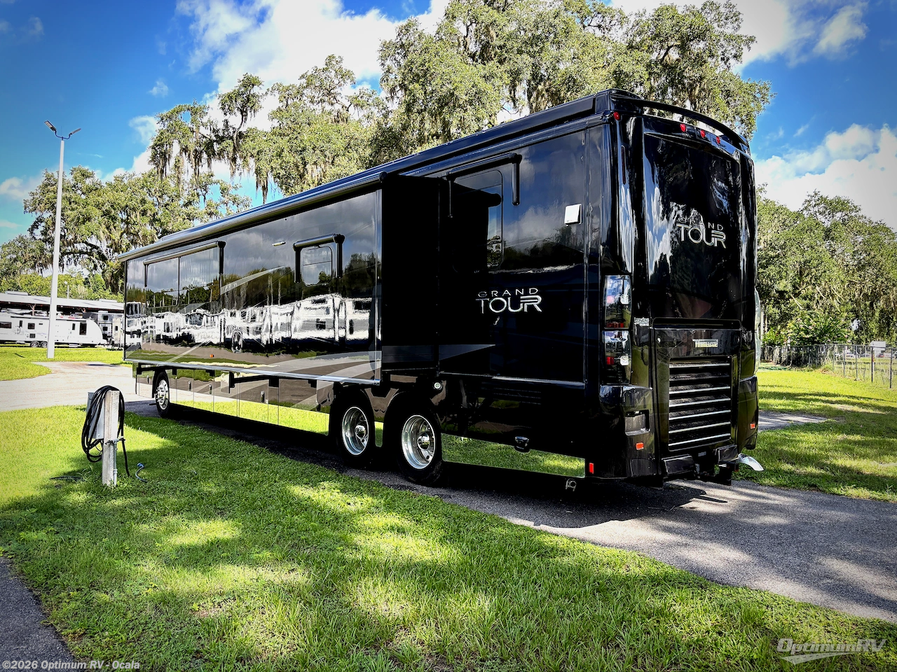 2015 Grand Tour 42QL by Winnebago from Optimum RV - Ocala in Ocala, Florida
